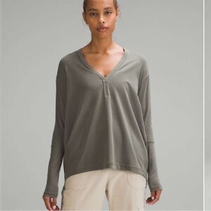 Lululemon back in action v neck long sleeve Pima cotton tee in grey sage 6